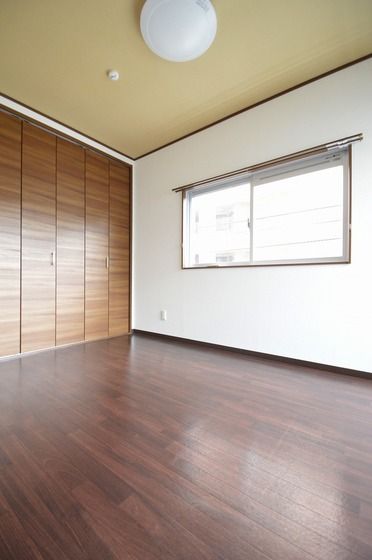 �y�����E���r���O�z�@