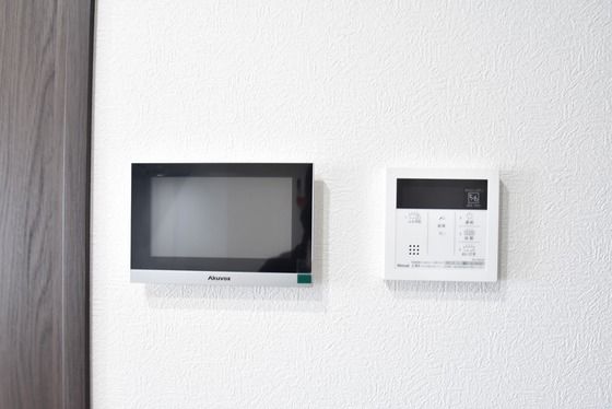 �y�Z�L�����e�B�z�@