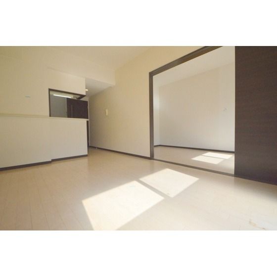 �y�����E���r���O�z�@