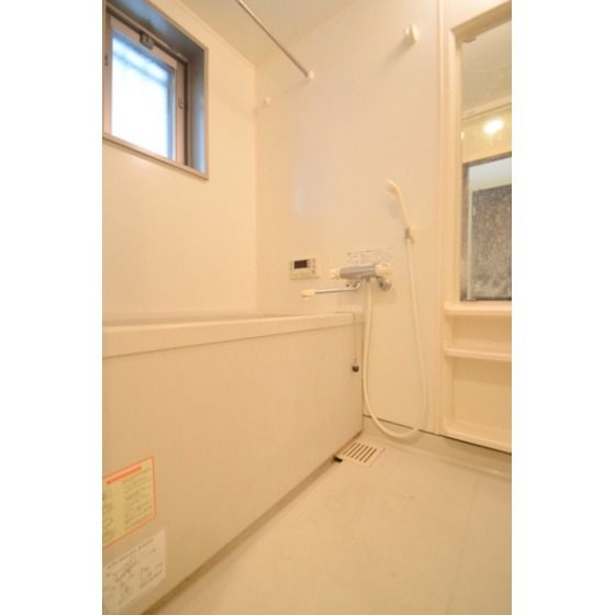 �y�o�X�z�@���������@�t���̃o�X�ɂ͑������ĂĖ��邢�����C���ǍD�ł��I