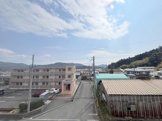 �y���]�z�@