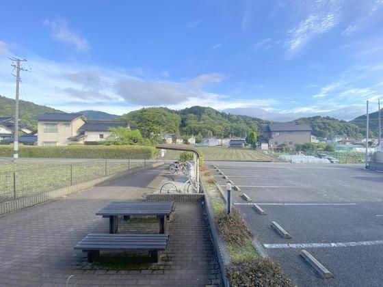 �y���]�z�@