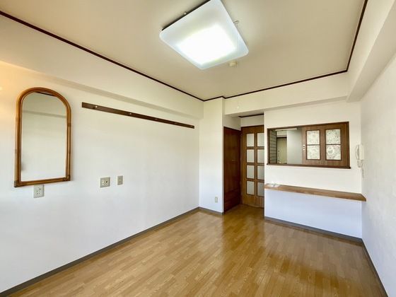 �y�����E���r���O�z�@