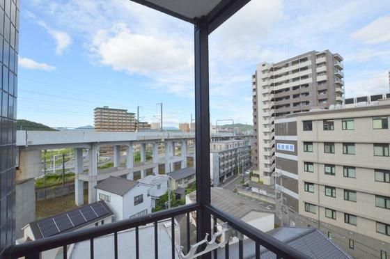 �y���]�z�@