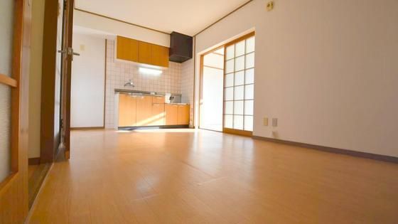 �y�����E���r���O�z�@