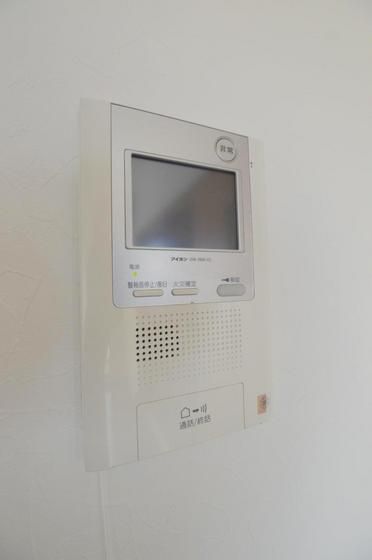 �y�Z�L�����e�B�z�@