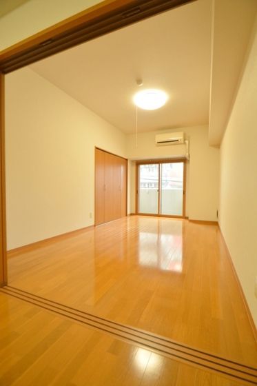 �y�����E���r���O�z�@�m��8.6���B