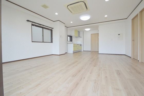 �y�����E���r���O�z�@