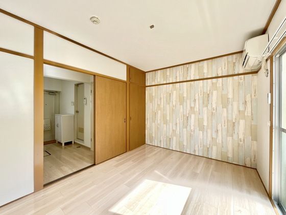 �y�����E���r���O�z�@