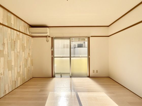 �y���]�z�@