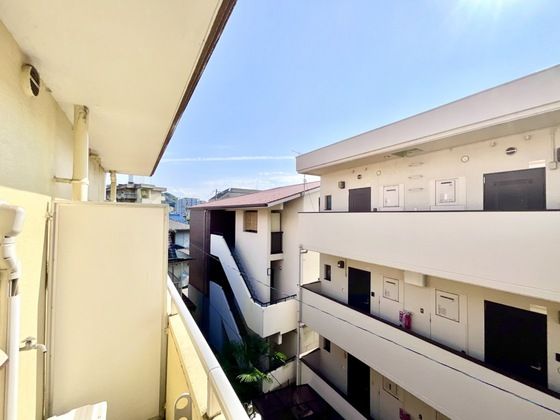 �y���]�z�@