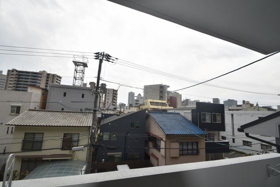 �y���]�z�@