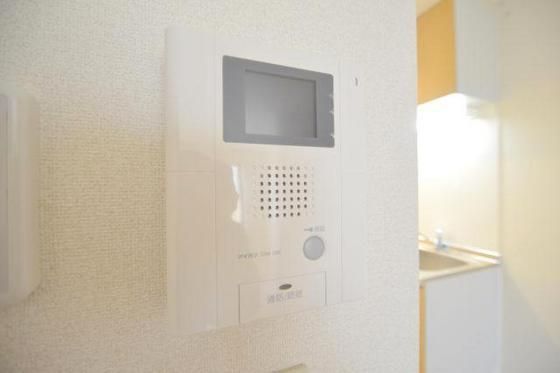 �y�Z�L�����e�B�z�@