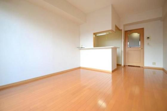 �y�����E���r���O�z�@