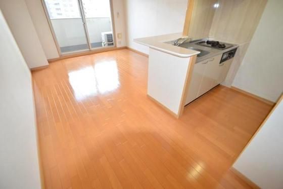 �y�����E���r���O�z�@