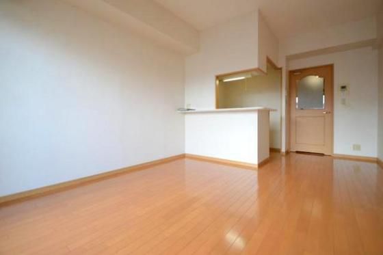 �y�����E���r���O�z�@