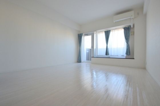 �y�����E���r���O�z�@