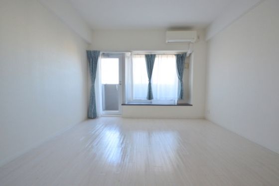 �y�����E���r���O�z�@