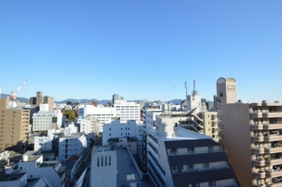 �y���]�z�@