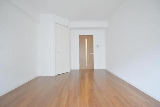 �y�����E���r���O�z�@