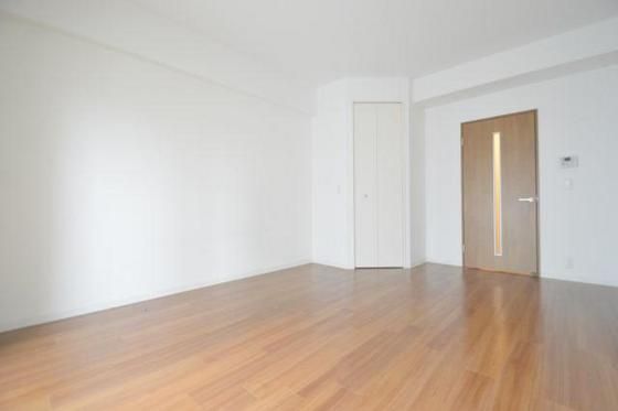 �y�����E���r���O�z�@