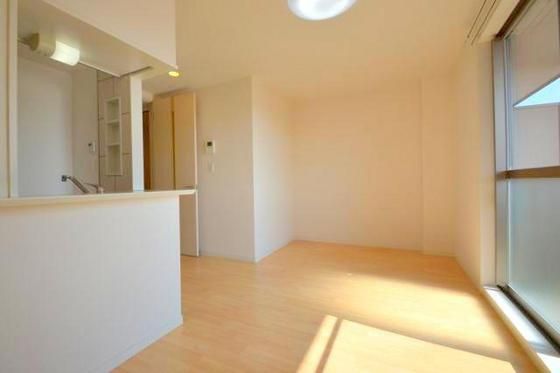 �y�����E���r���O�z�@