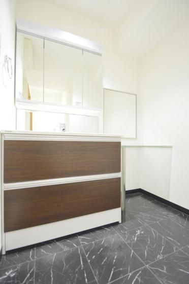 �y���ʏ��z�@�Ɨ����ʒE�ߏ�