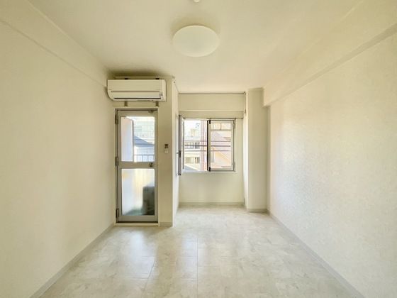 �y�����E���r���O�z�@