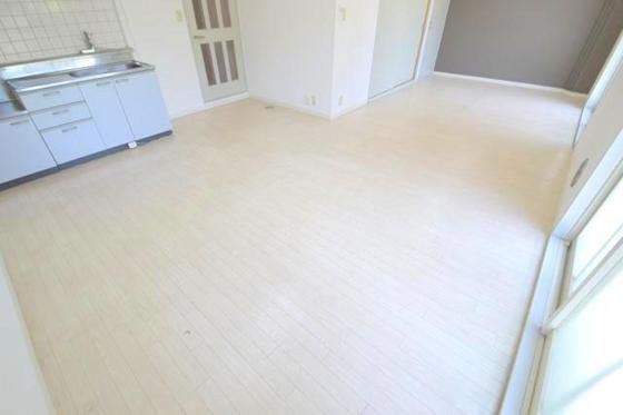 �y�����E���r���O�z�@