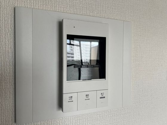 �y�Z�L�����e�B�z�@