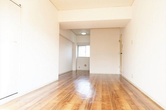 �y�����E���r���O�z�@