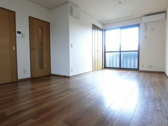 �y�����E���r���O�z�@