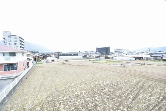 �y���]�z�@