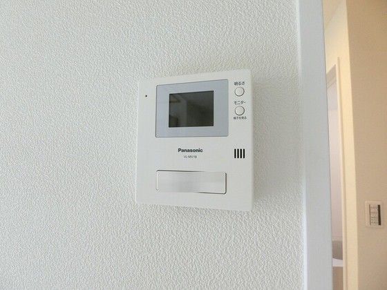 �y�Z�L�����e�B�z�@