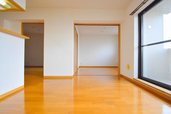 �y�����E���r���O�z�@