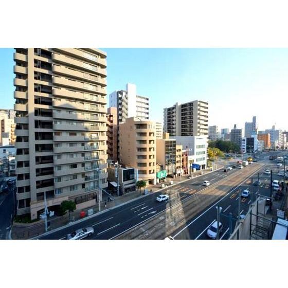 �y���]�z�@