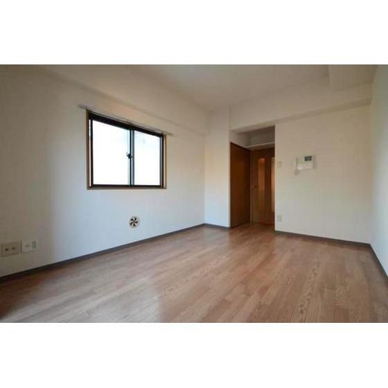 �y�����E���r���O�z�@