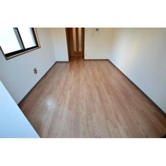 �y�����E���r���O�z�@