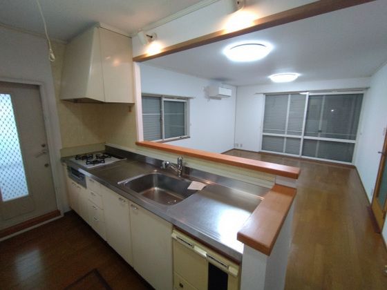 �y�L�b�`���z�@