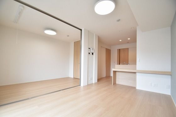 �y�����E���r���O�z�@