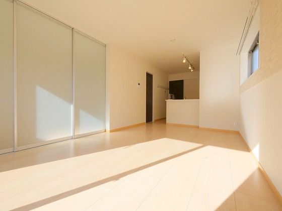 �y�����E���r���O�z�@