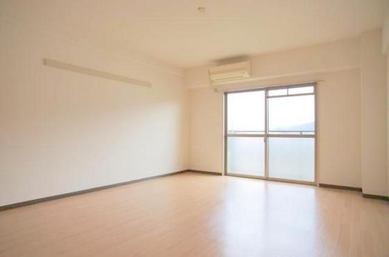 �y�����E���r���O�z�@