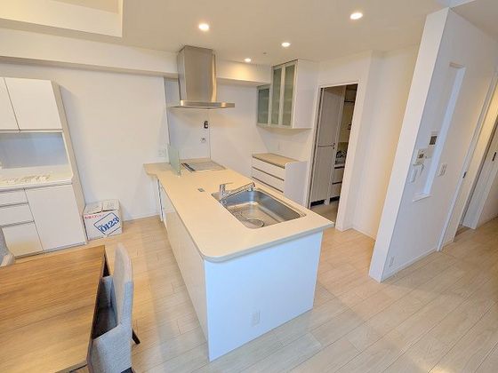 �y���̑��ݔ��z�@