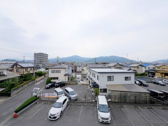 �y���]�z�@