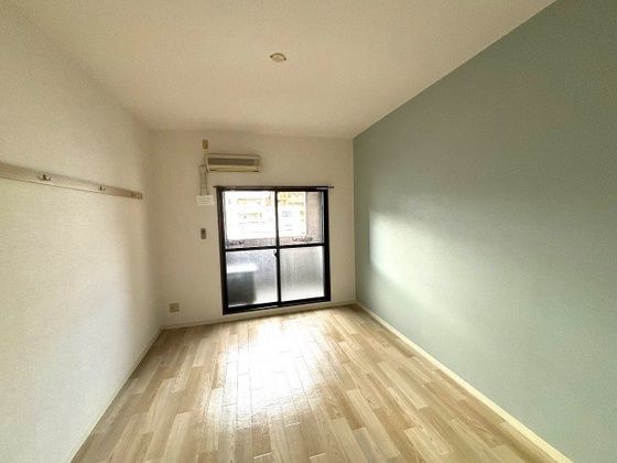 �y�����E���r���O�z�@