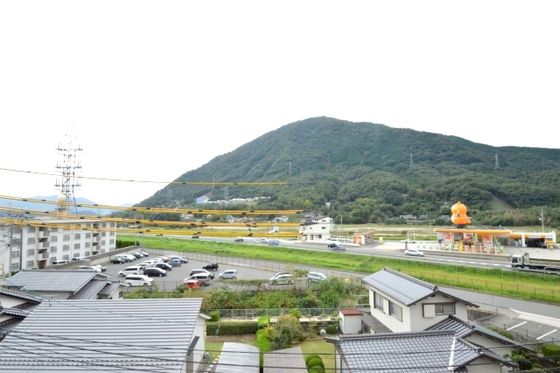 �y���]�z�@