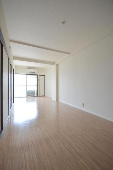 �y�����E���r���O�z�@