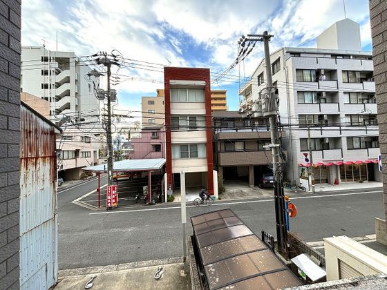 �y���]�z�@