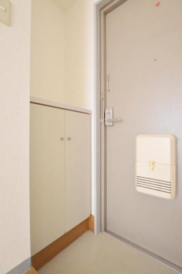 �y���ցz�@���ւɂ̓V���[�Y�{�b�N�X�������ƕt���Ă܂�