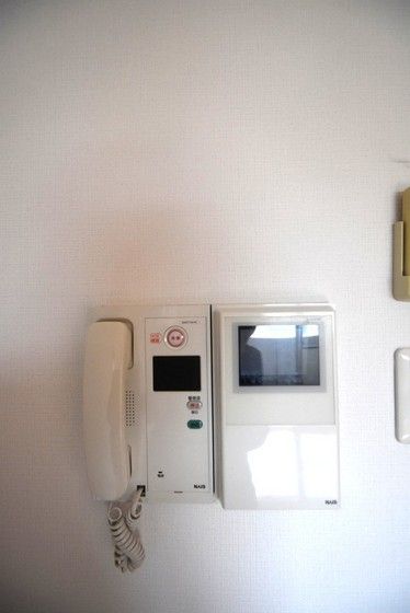 �y�Z�L�����e�B�z�@